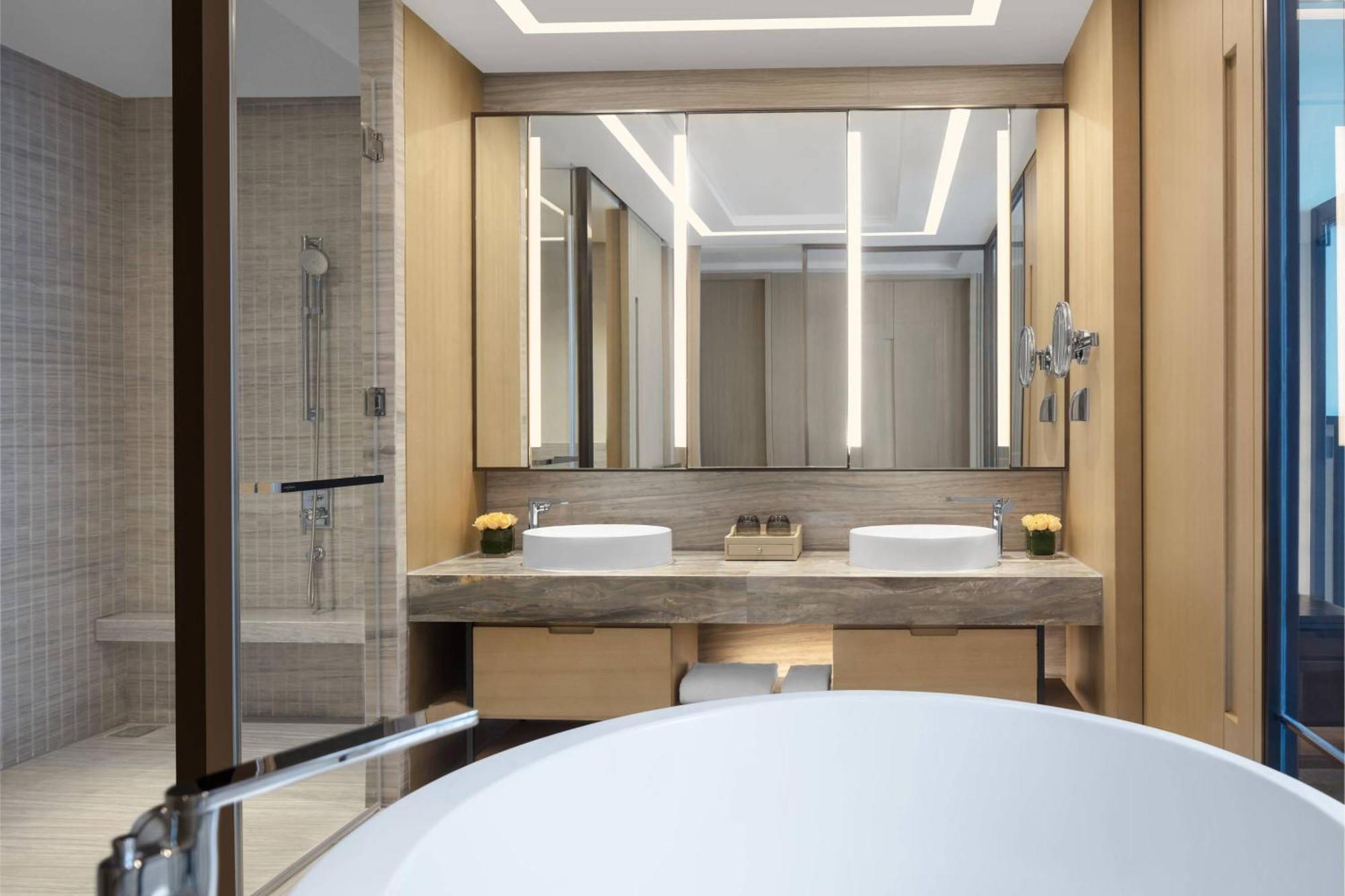 Отель Courtyard By Marriott Jiangsu Taizhou Экстерьер фото